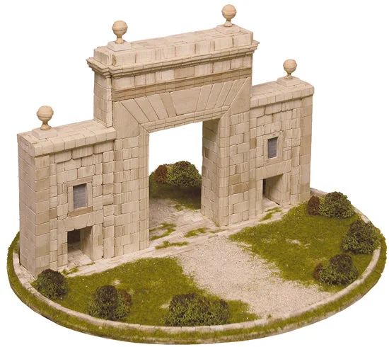 triplecrownmodelstore301452