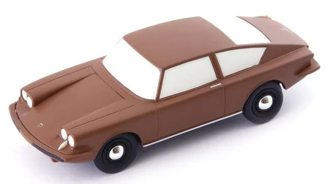 triplecrownmodelstore302764