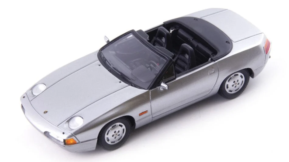 triplecrownmodelstore303023