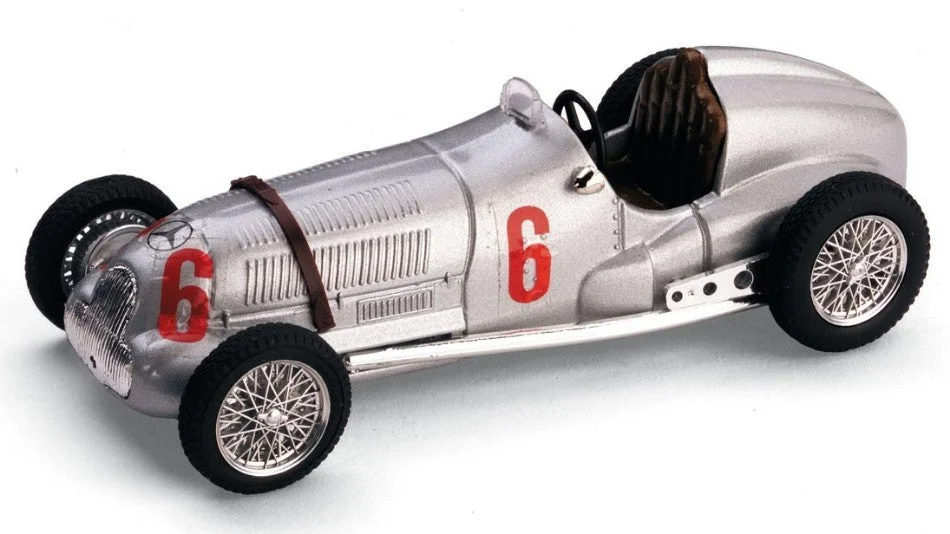 triplecrownmodelstore303283