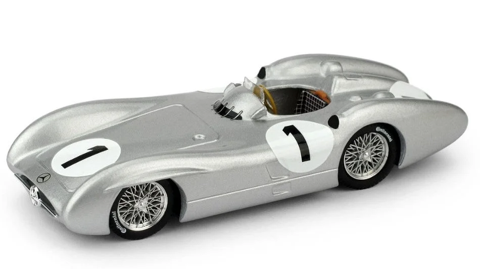triplecrownmodelstore303681