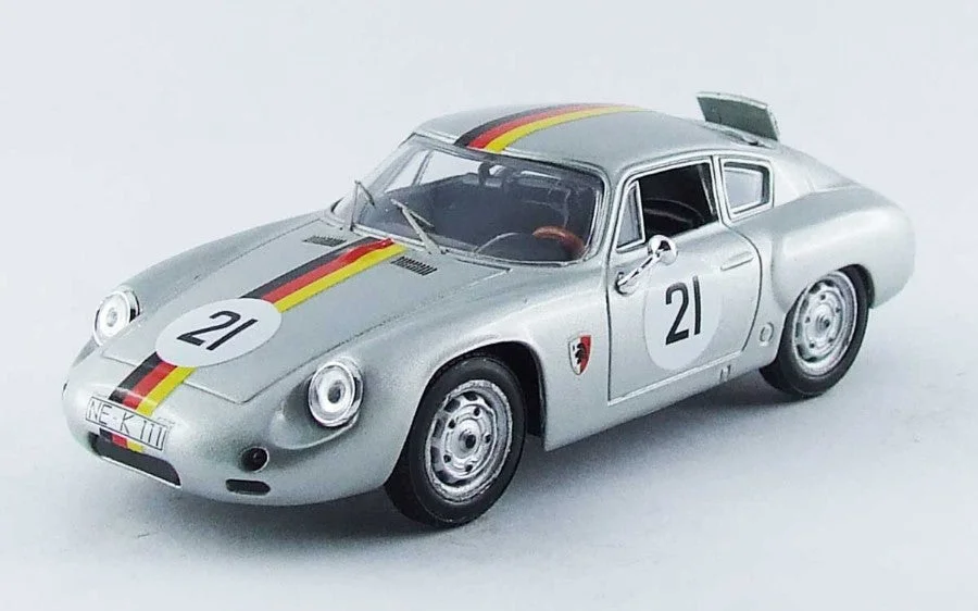 triplecrownmodelstore313086