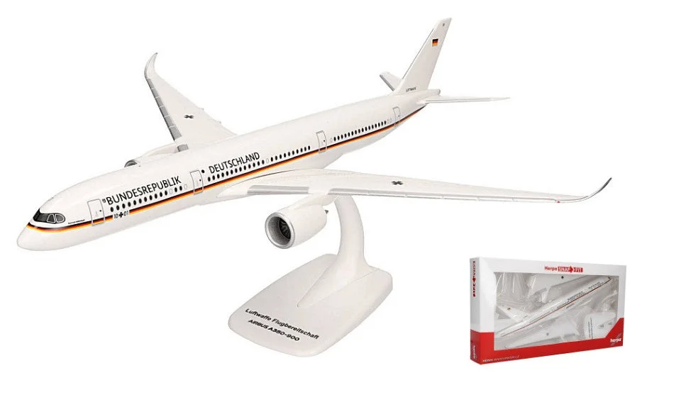 triplecrownmodelstore341661