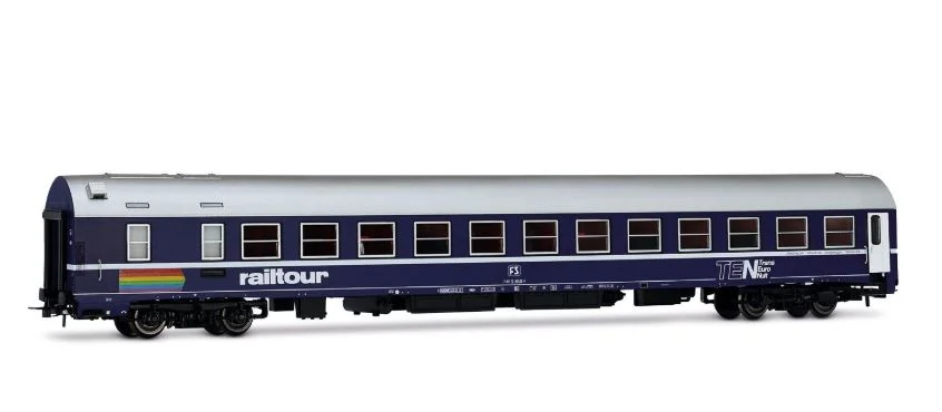 triplecrownmodelstore343500