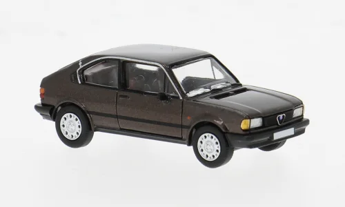 triplecrownmodelstore364914