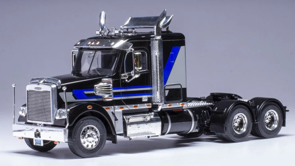 triplecrownmodelstore370251