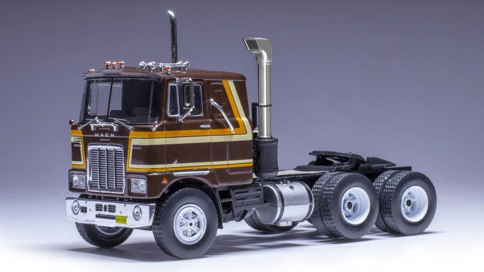 triplecrownmodelstore370281