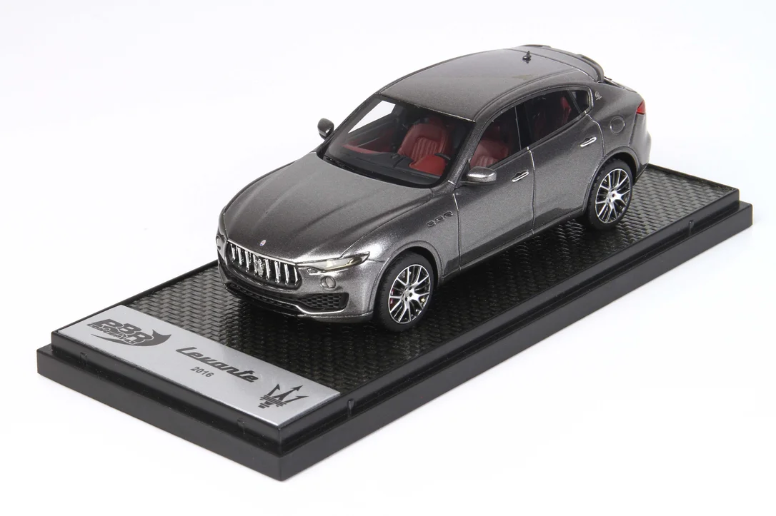 triplecrownmodelstore380027