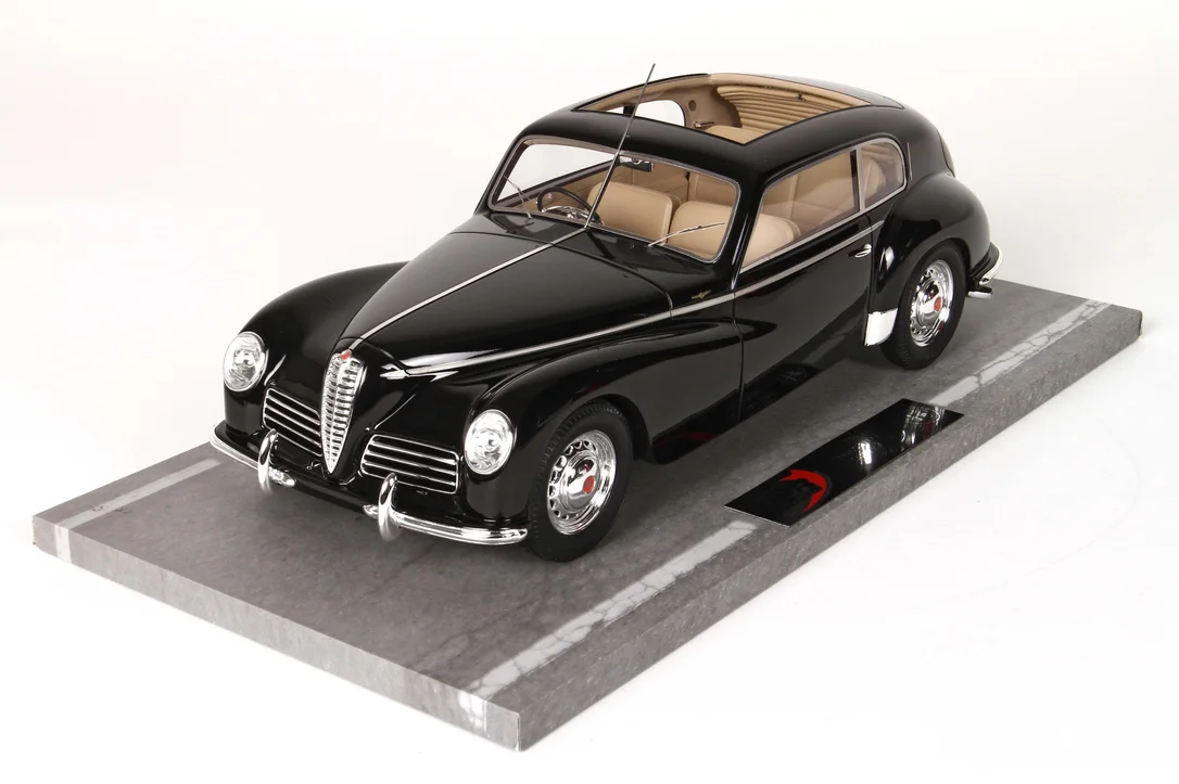 triplecrownmodelstore380029