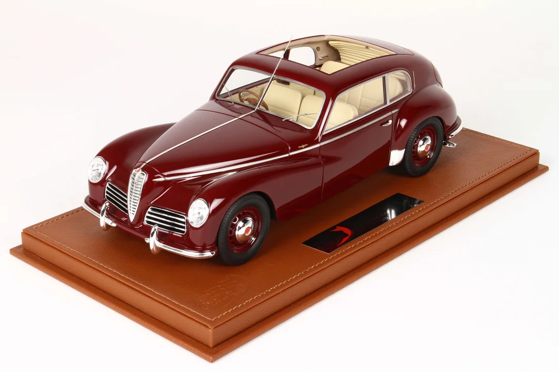 triplecrownmodelstore380030