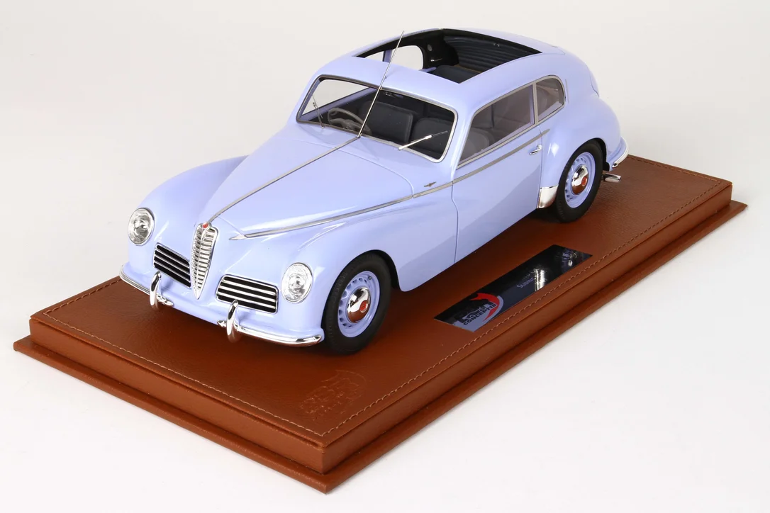 triplecrownmodelstore380032