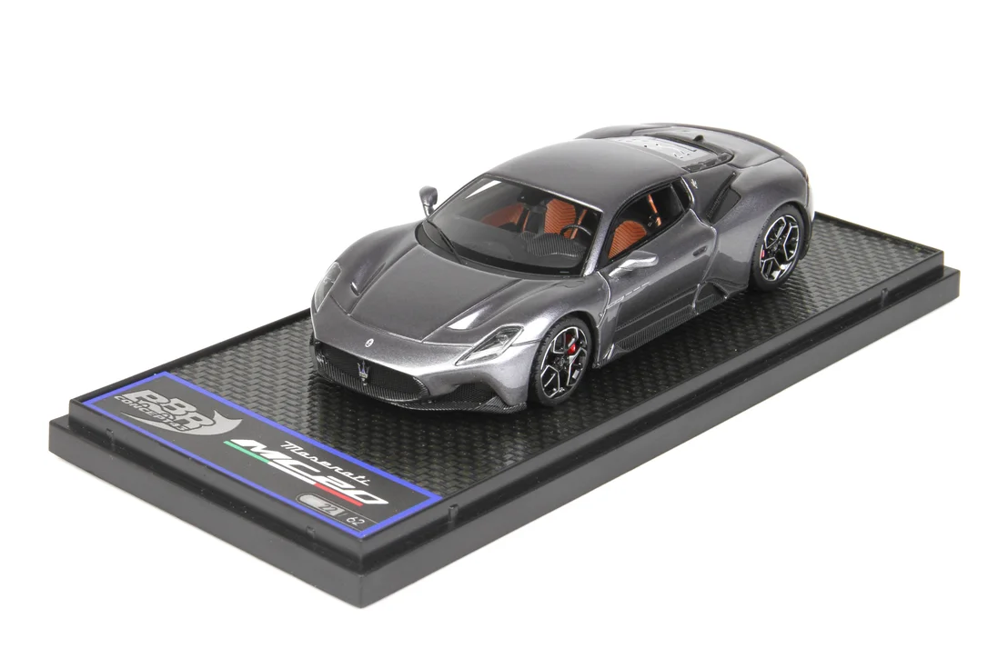 triplecrownmodelstore380092