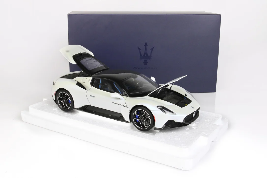 triplecrownmodelstore380194