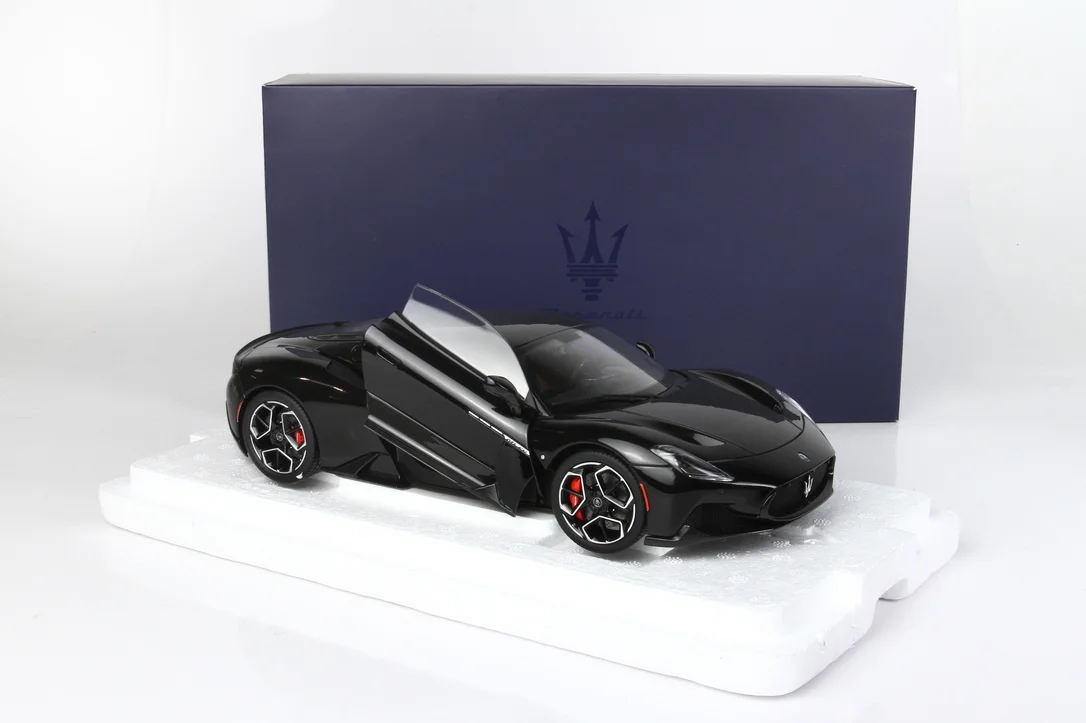 triplecrownmodelstore380203