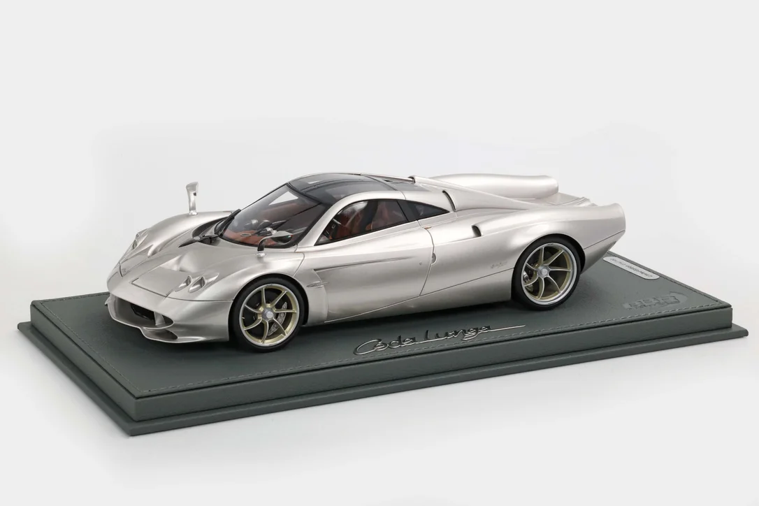 triplecrownmodelstore380269
