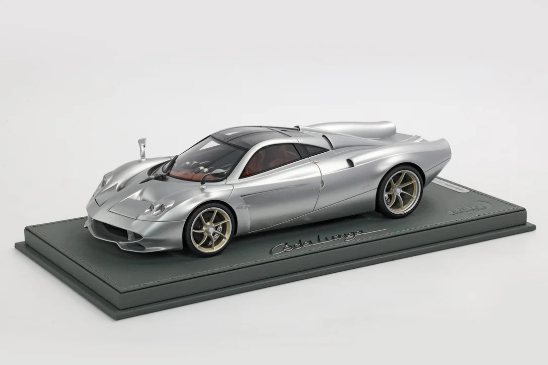 triplecrownmodelstore380270